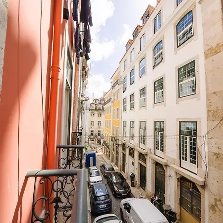 Luxury 4br Steps From Praca Do Comercio Appartement Lissabon