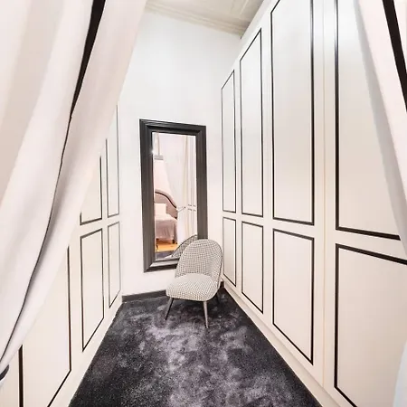 Luxury 4br Steps From Praca Do Comercio