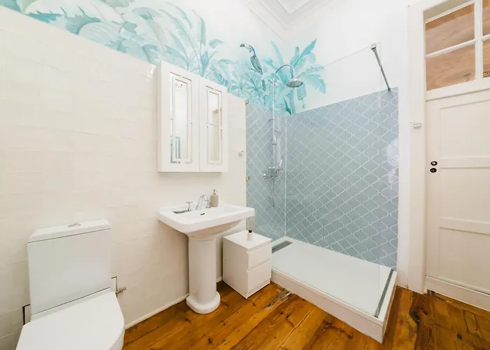 Luxury 4br Steps From Praca Do Comercio Διαμέρισμα *