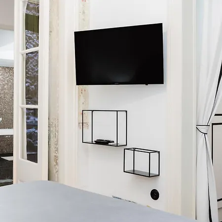 아파트 Luxury 4br Steps From Praca Do Comercio *