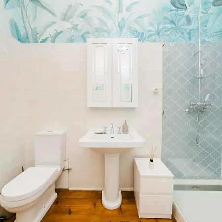 아파트 Luxury 4br Steps From Praca Do Comercio *