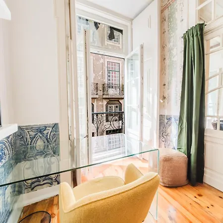 아파트 Luxury 4br Steps From Praca Do Comercio