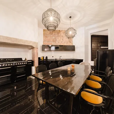 Luxury 4Br Steps From Praa Do Comrcio דירה ליסבון