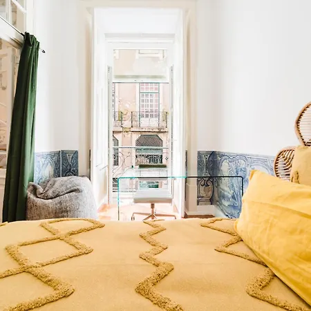 아파트 Luxury 4br Steps From Praca Do Comercio *