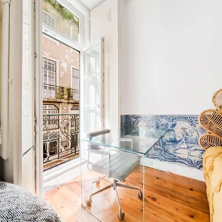 דירה Luxury 4Br Steps From Praa Do Comrcio ליסבון