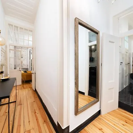 Luxury 4Br Steps From Praa Do Comrcio * ליסבון