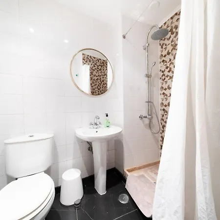 Luxury 4Br Steps From Praa Do Comrcio * ליסבון